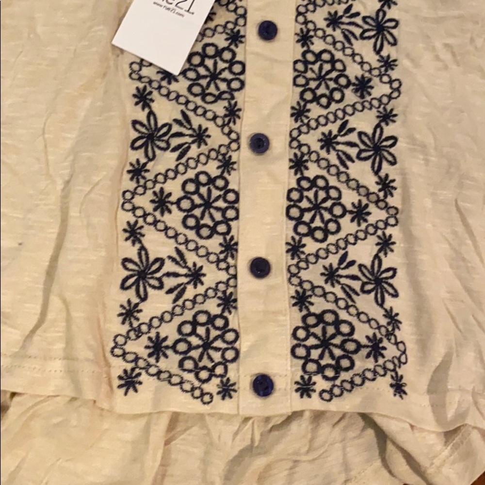 🥶 3 for $20!! 🥶 Tank - Picture 2 of 4